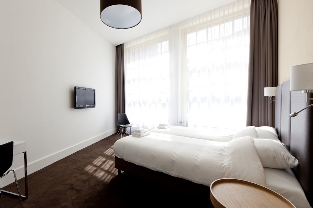 College Hotel Алкмар Экстерьер фото