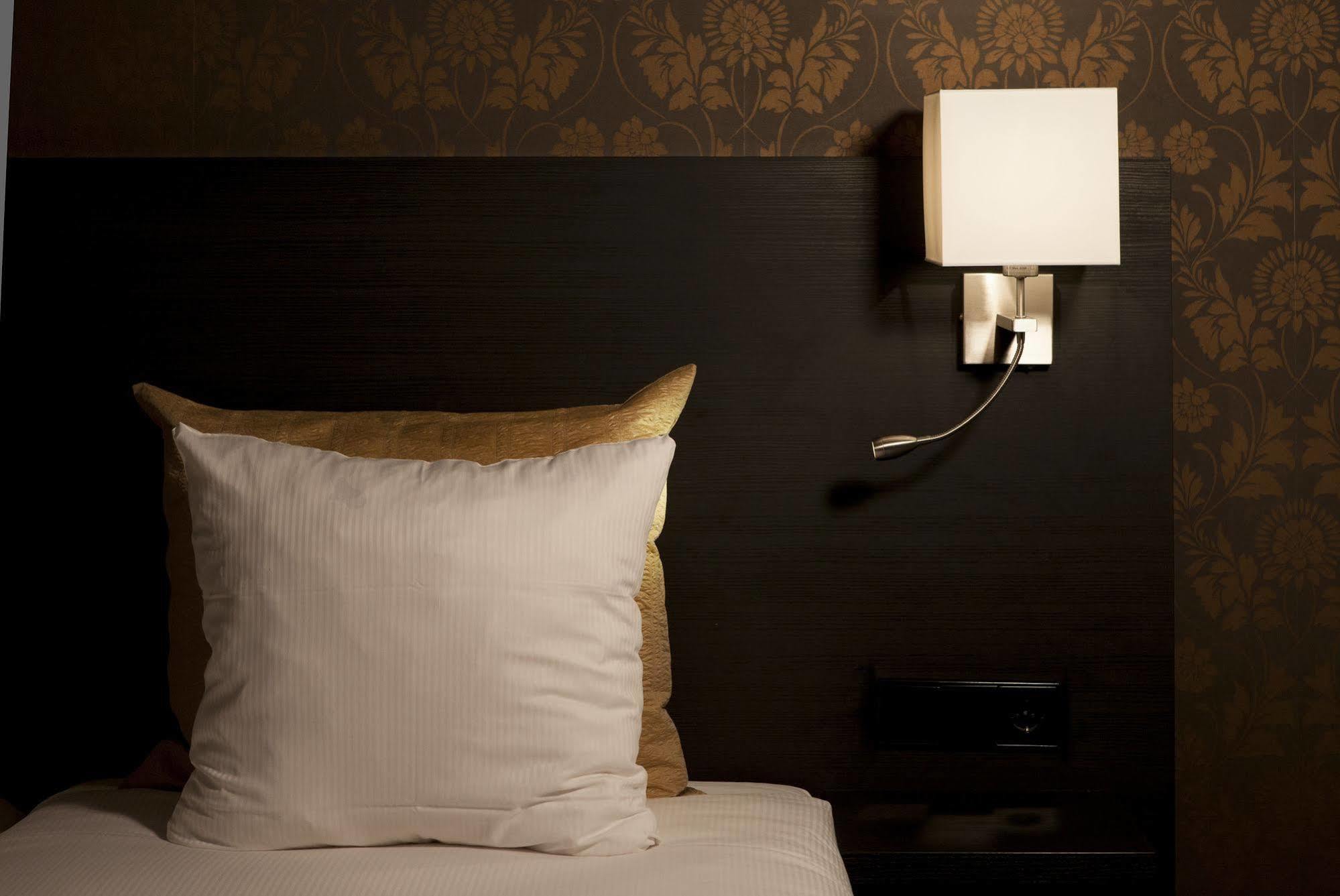 College Hotel Алкмар Экстерьер фото