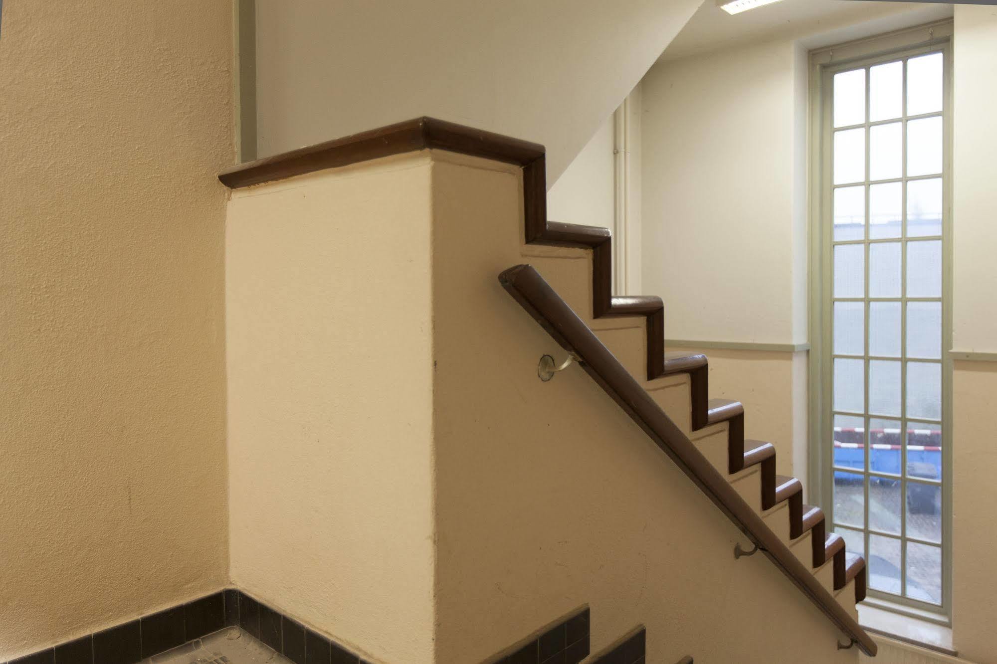 College Hotel Алкмар Экстерьер фото